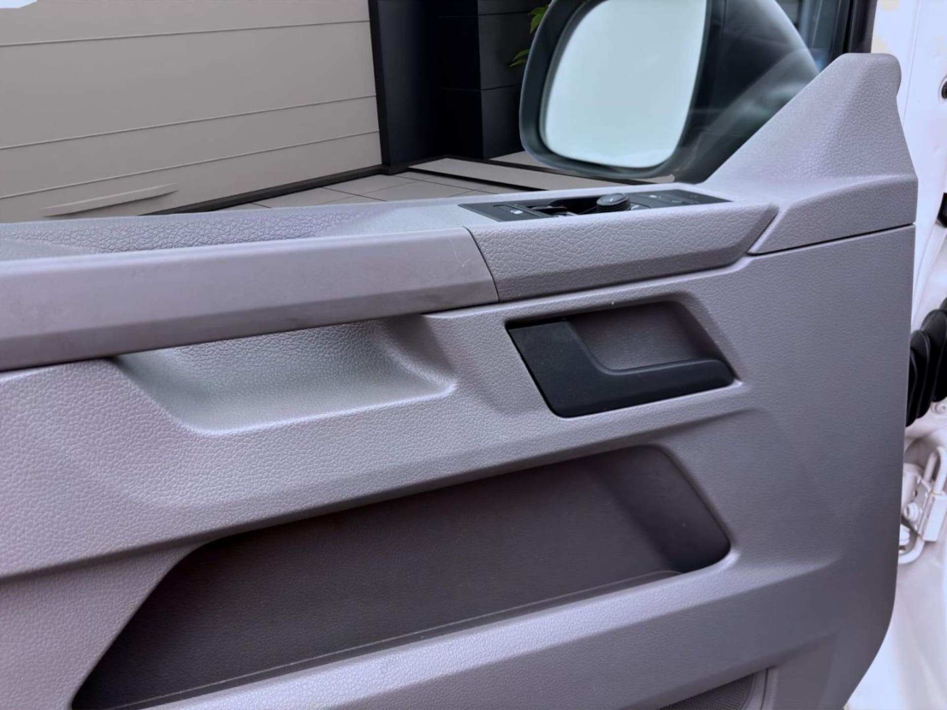 Volkswagen T6.1 Transporter Kasten langer Radstand