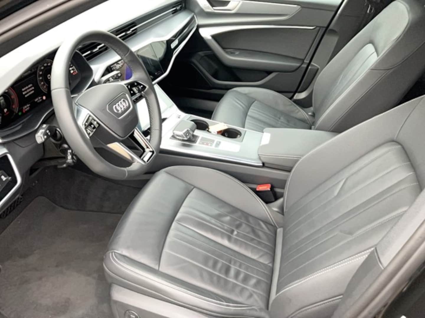 Bild über Audi A6 Avant advanced 45 TDI quattro S tronic - für weitere Informationen kontaktieren Sie den Audi Partner