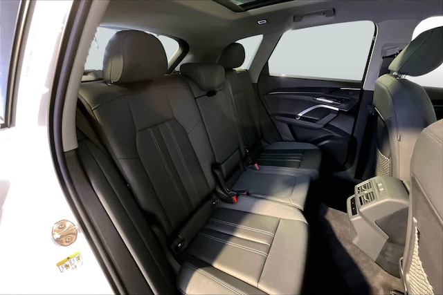 2025 Audi Q5 Premium - Photo 38