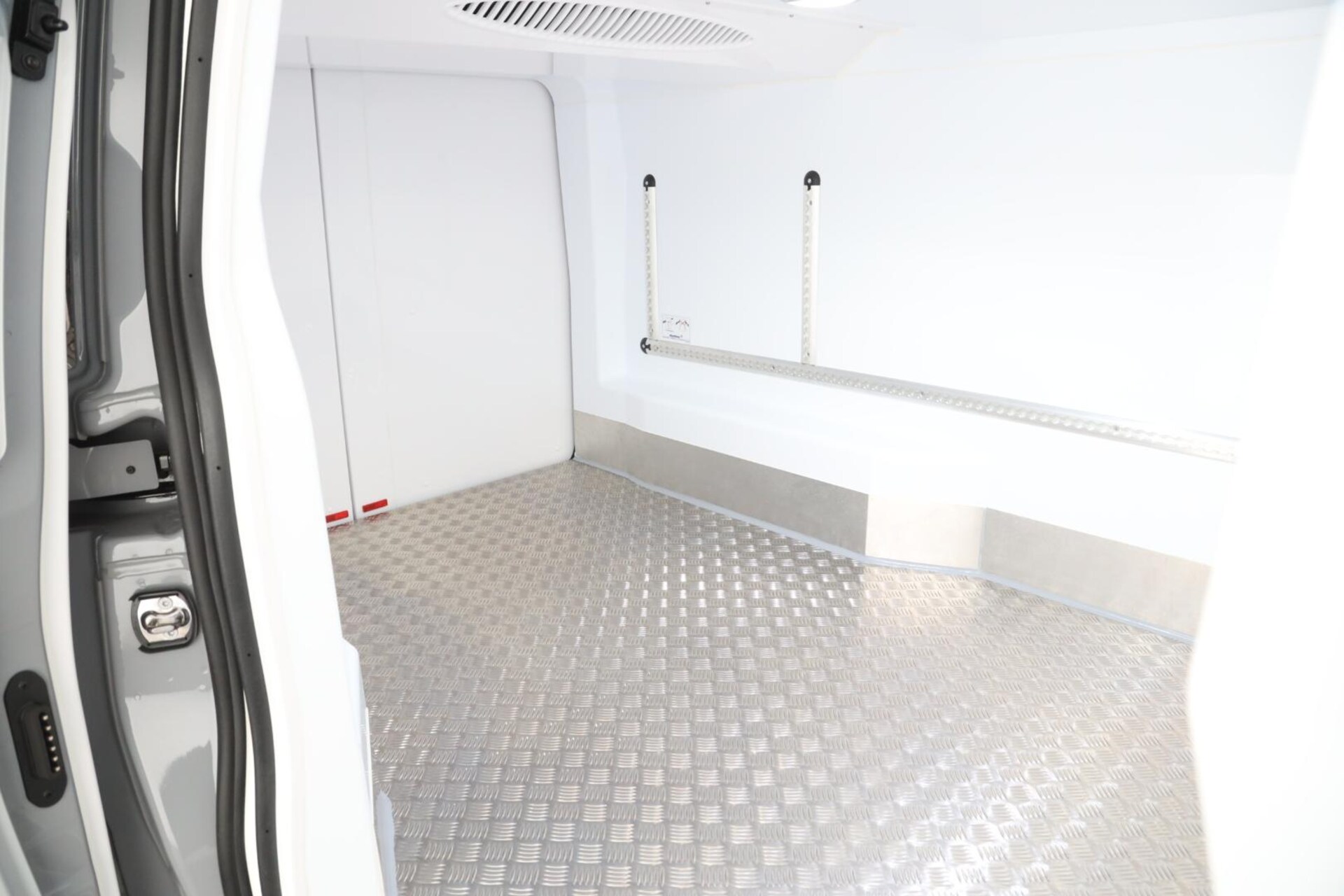 Volkswagen Transporter Kasten kurzer Radstand