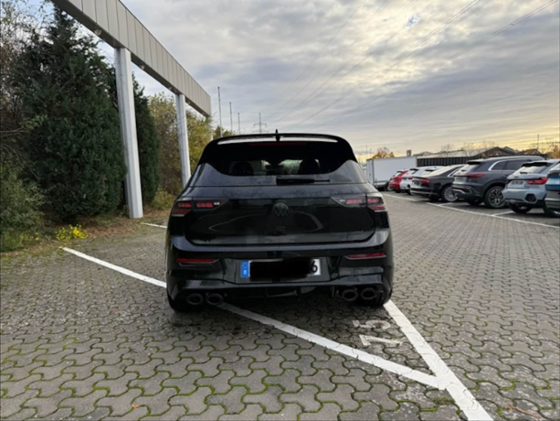 Volkswagen Golf R Black Edition
