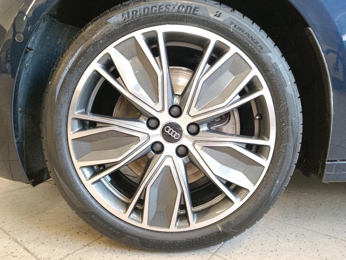 Bild über Audi A5 Avant TDI 150 kW S tronic - für weitere Informationen kontaktieren Sie den Audi Partner