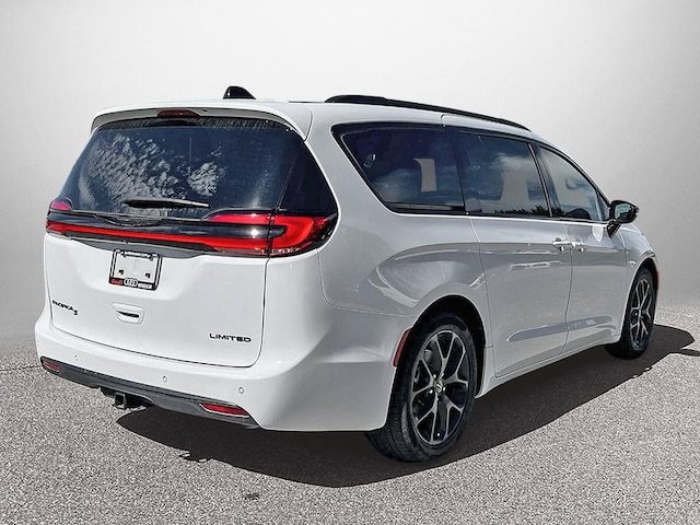 2024 Chrysler Pacifica