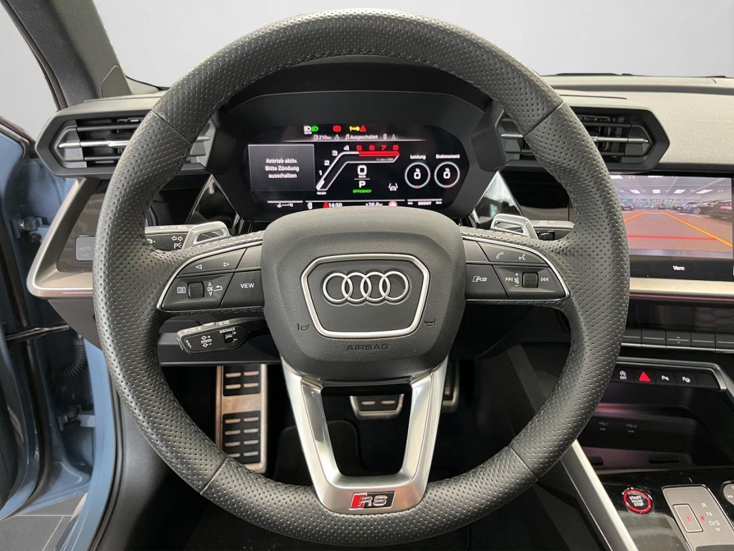 Bild über Audi RS 3 Limousine TFSI quattro S tronic - für weitere Informationen kontaktieren Sie den Audi Partner