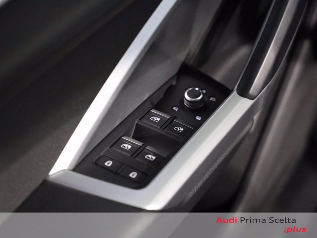 Immagine di Audi Q3 Business Advanced 35 TDI quattro 110 kW (150 PS) 6-marce - Vista: for more details contact your dealer