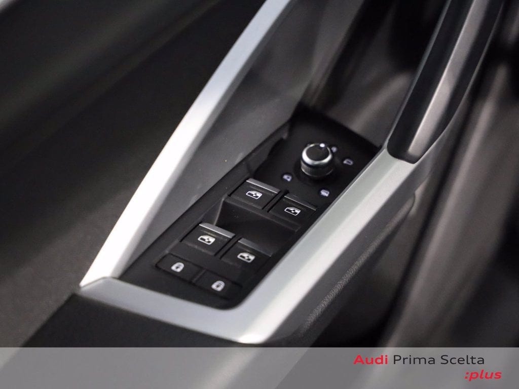 Immagine di Audi Q3 Business Advanced 35 TDI quattro 110 kW (150 PS) 6-marce - Vista: for more details contact your dealer