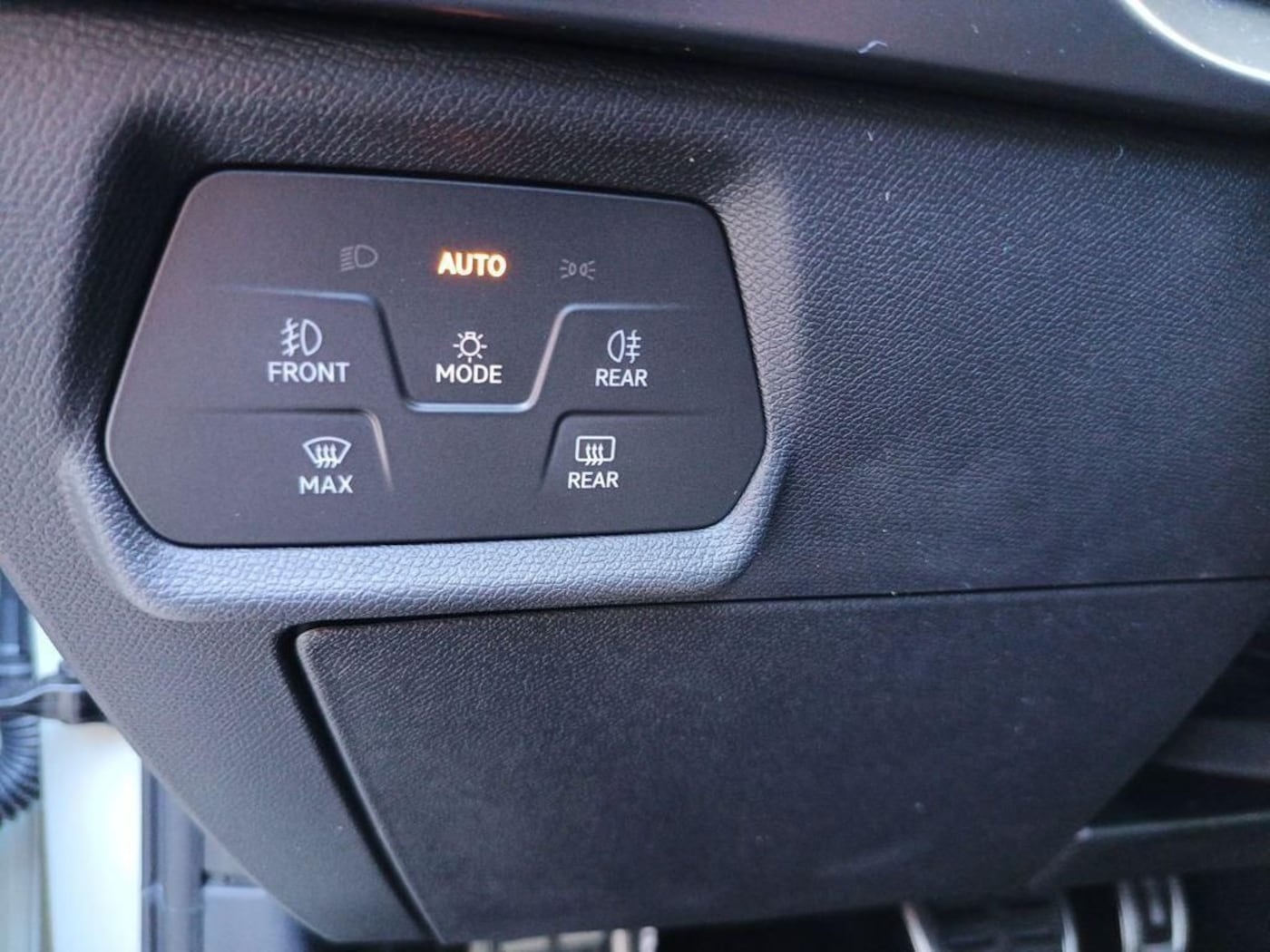 CUPRA Leon León 1.5 TSI e-Hybrid DSG 150 kW (204 CV) — photo 9