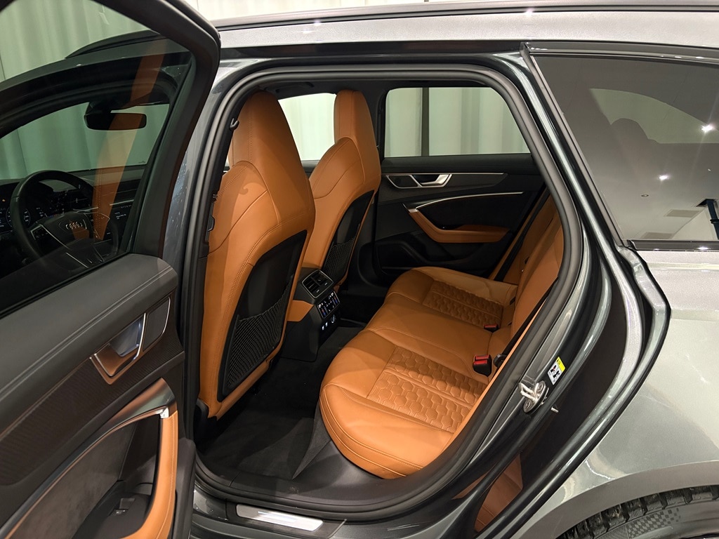 Bild som visar Audi RS 6 Avant RS 6 Avant 600 hk tiptronic - för mer information kontakta din Audi Partner