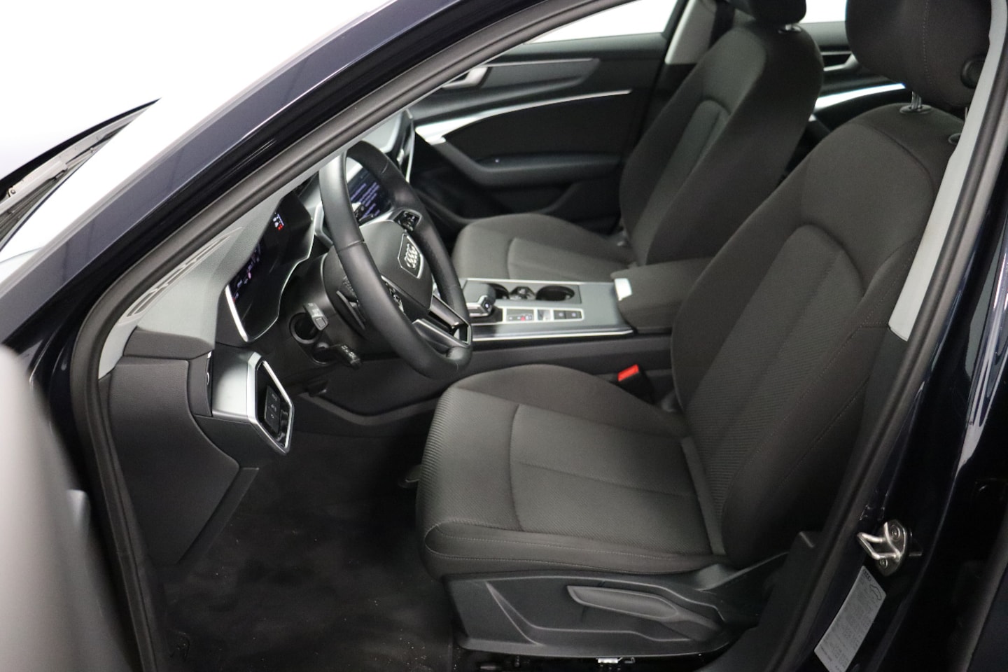 Bild über Audi A6 Avant advanced 45 TDI quattro S tronic - für weitere Informationen kontaktieren Sie den Audi Partner