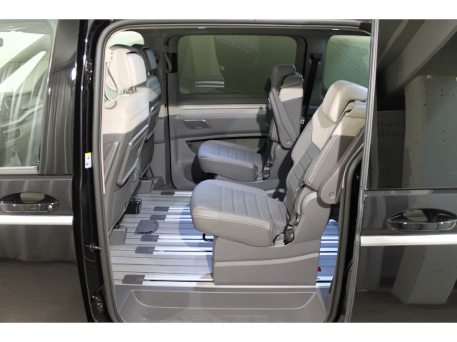 Volkswagen Multivan Langversion Style