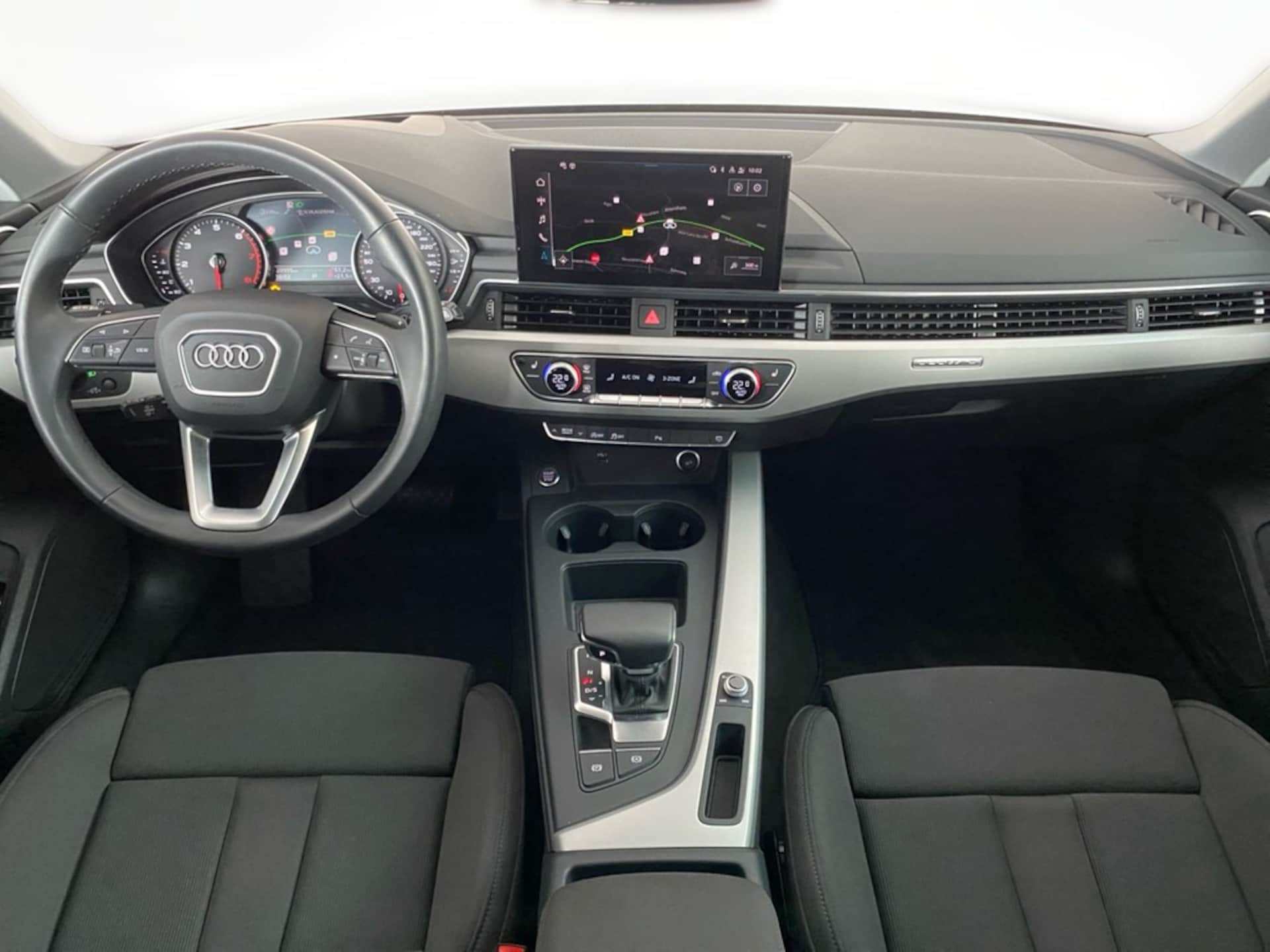Audi A4 Avant S line