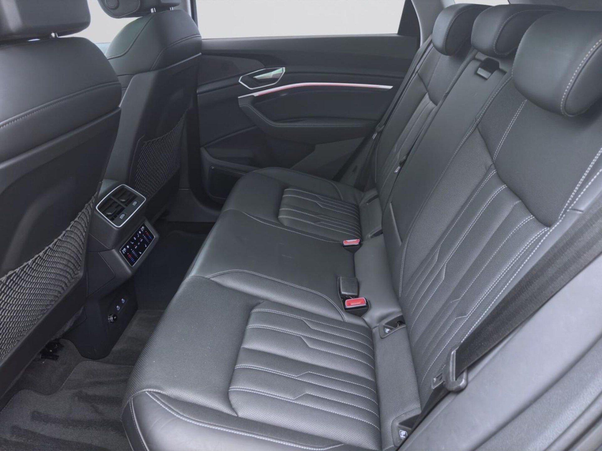 Audi Q8 e-tron S line