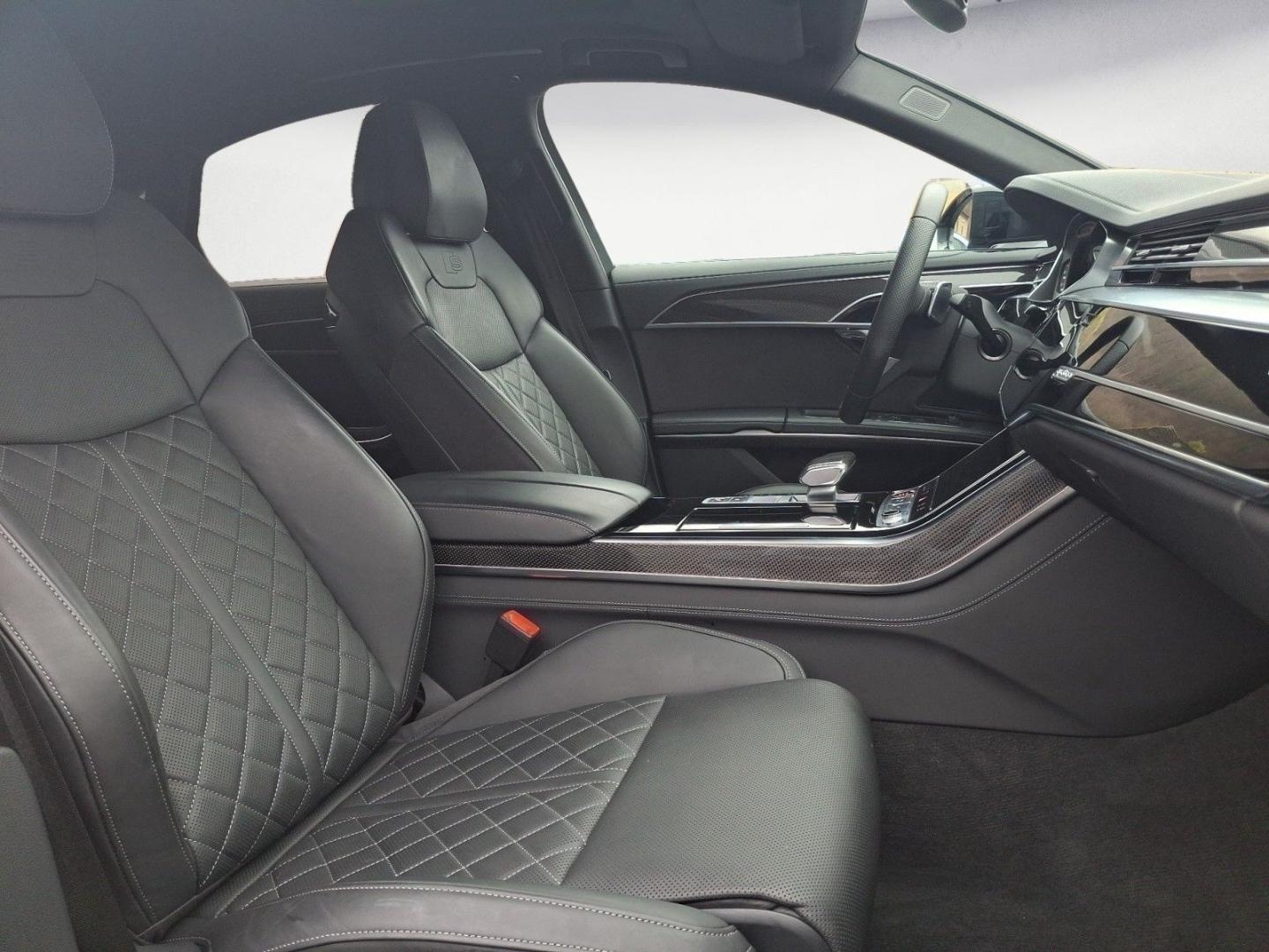 Bild über Audi S8 TFSI quattro tiptronic - für weitere Informationen kontaktieren Sie den Audi Partner
