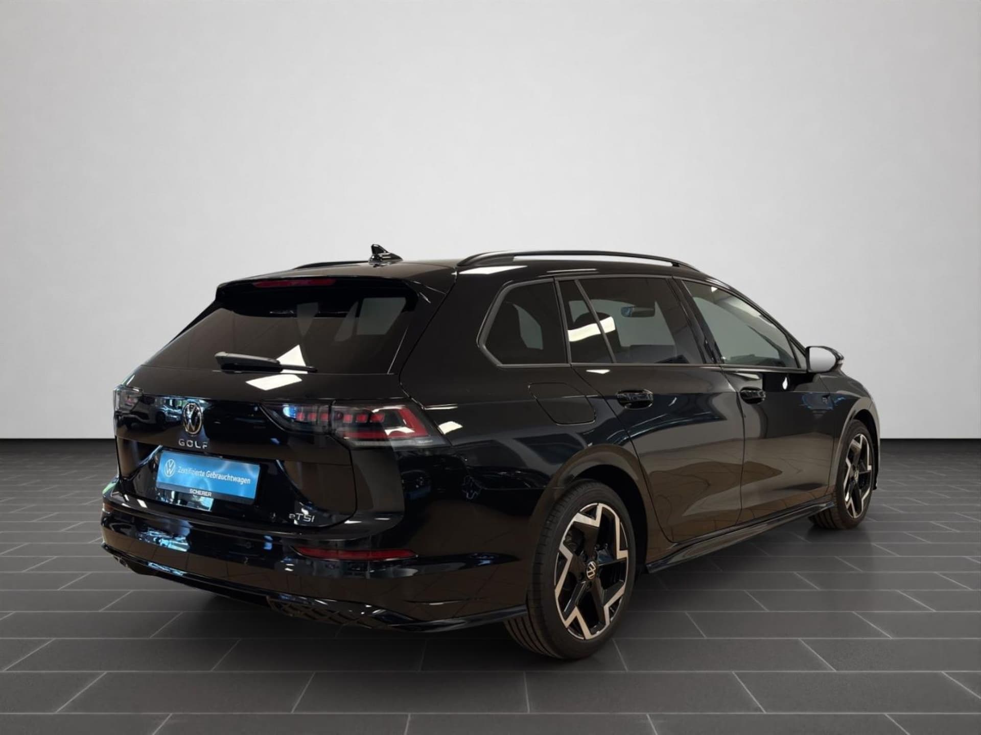 Volkswagen Golf Variant R-Line