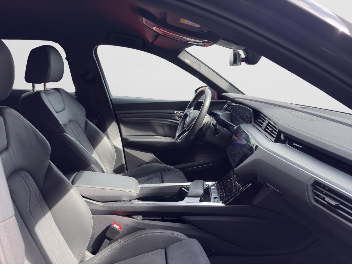 Bild über Audi Q8 e-tron advanced 50 e-tron quattro - für weitere Informationen kontaktieren Sie den Audi Partner