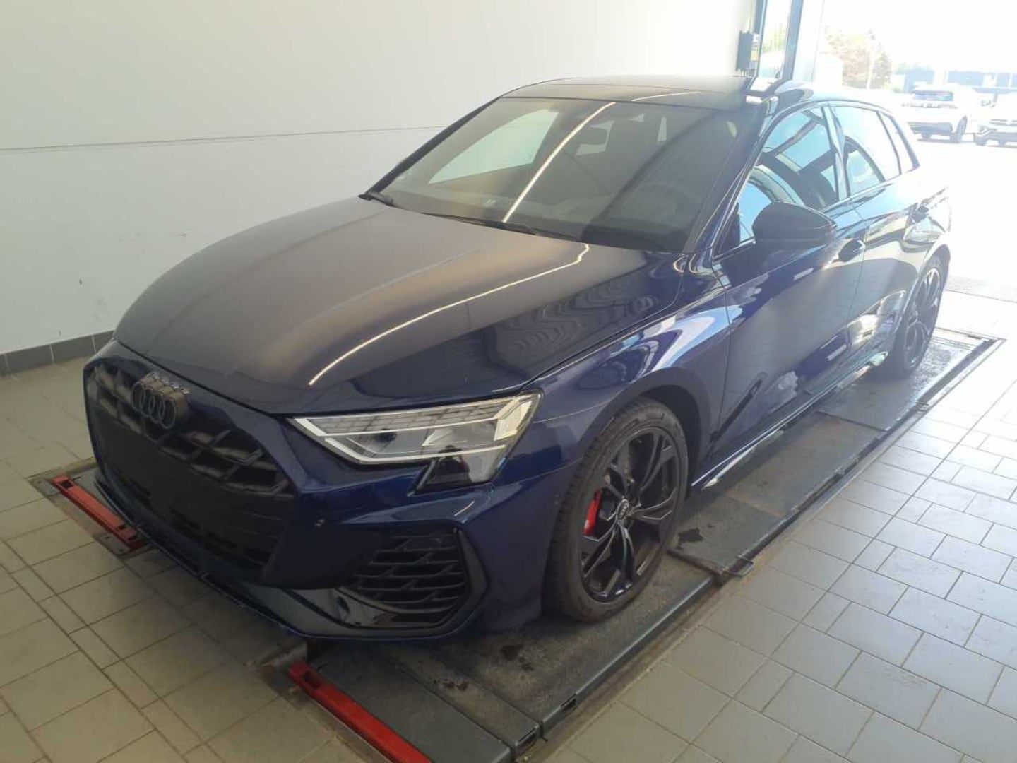 Bild über Audi S3 Sportback TFSI quattro S tronic - für weitere Informationen kontaktieren Sie den Audi Partner
