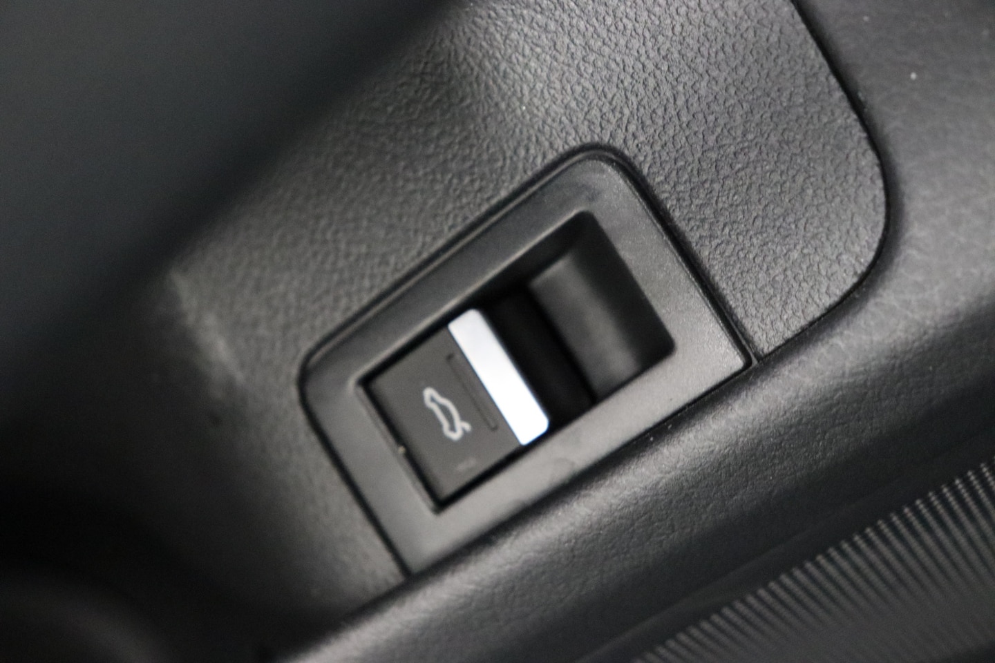 Bild über Audi A6 Avant advanced 45 TDI quattro S tronic - für weitere Informationen kontaktieren Sie den Audi Partner
