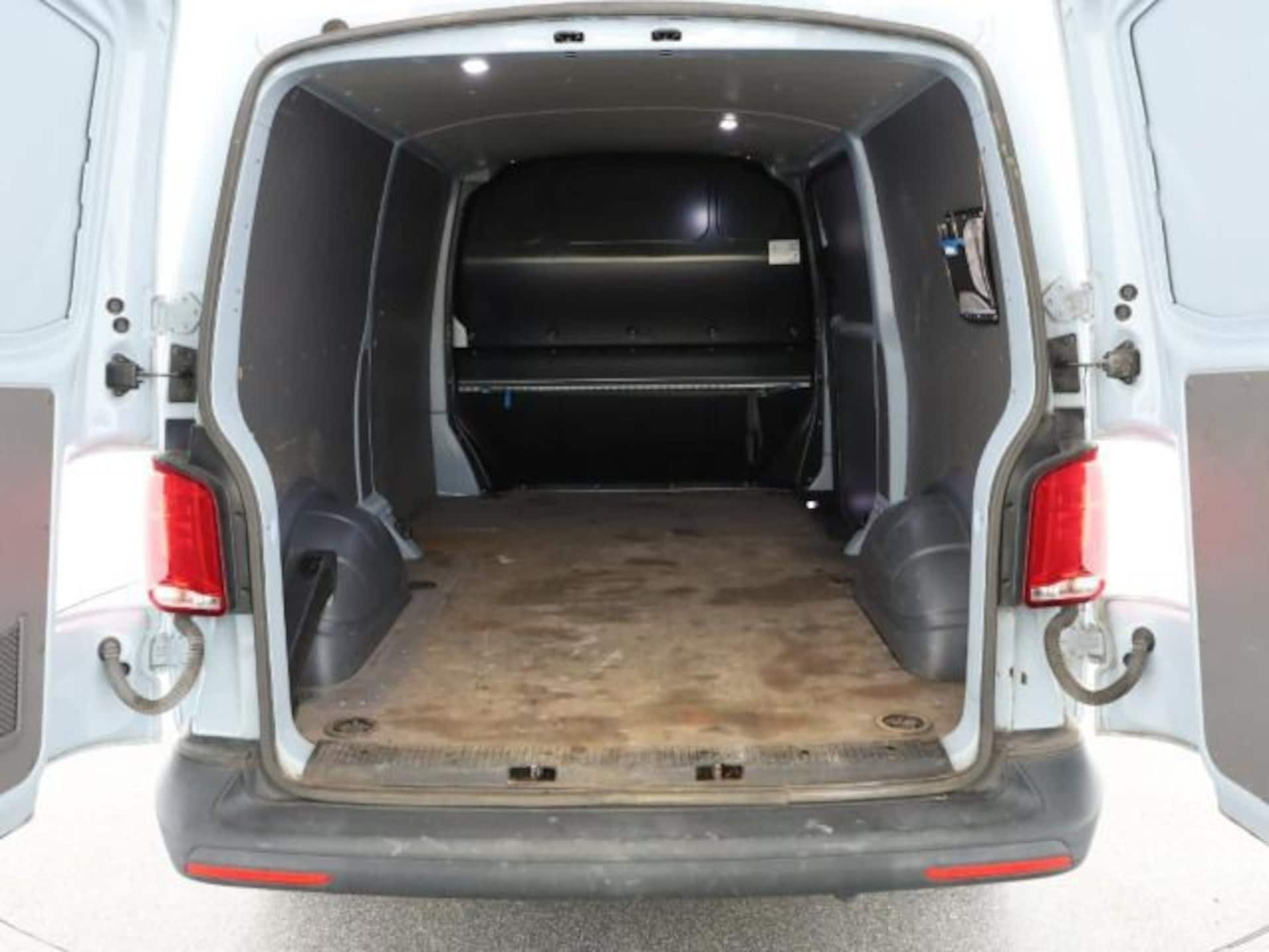 Volkswagen T6.1 Transporter Kasten langer Radstand