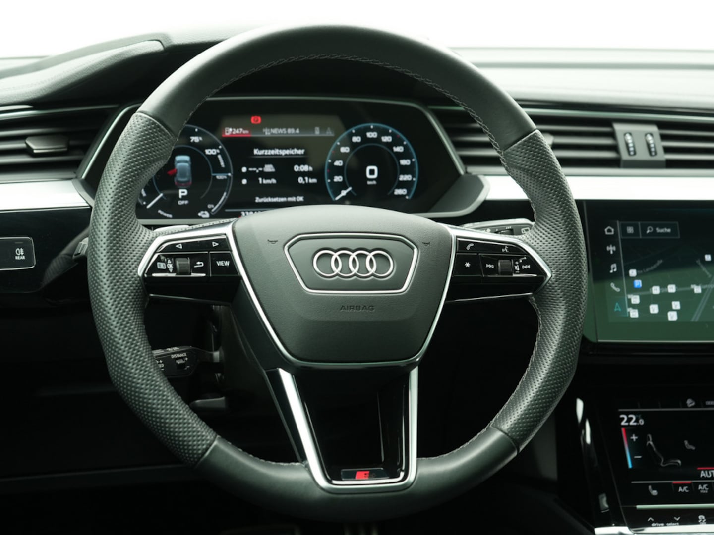 Bild über Audi Q8 e-tron advanced 50 e-tron quattro - für weitere Informationen kontaktieren Sie den Audi Partner