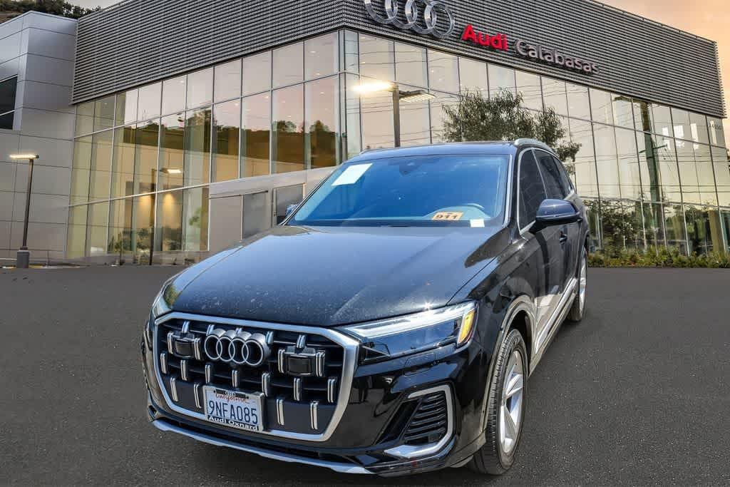 2025 Audi Q7 45 Premium quattro Tiptronic's photo