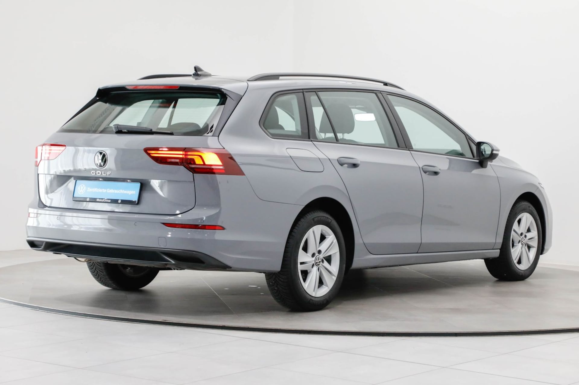 Volkswagen Golf Variant Life