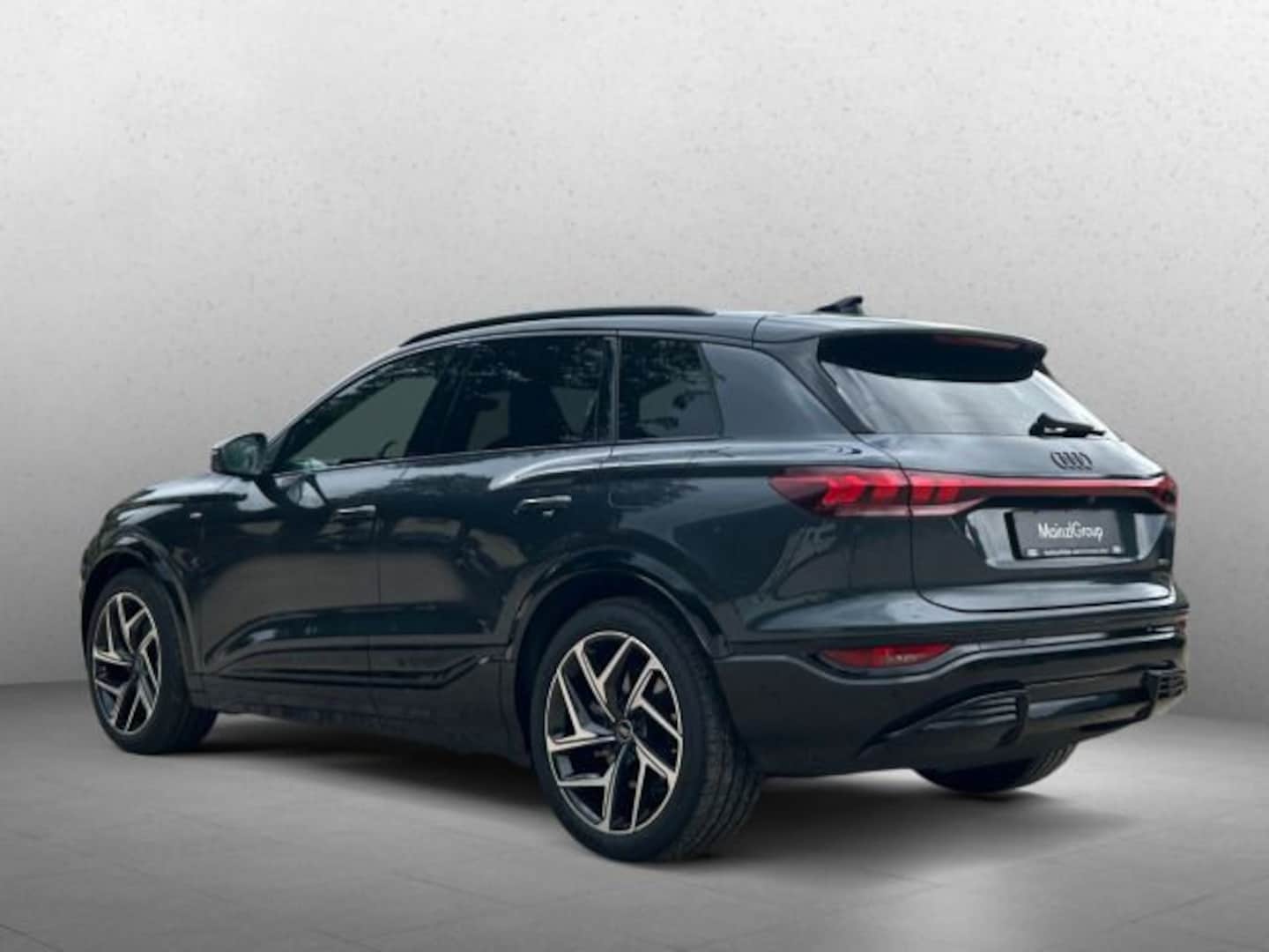 Bild über Audi Q6 SUV e-tron S line business e-tron quattro 315 kW - für weitere Informationen kontaktieren Sie den Audi Partner