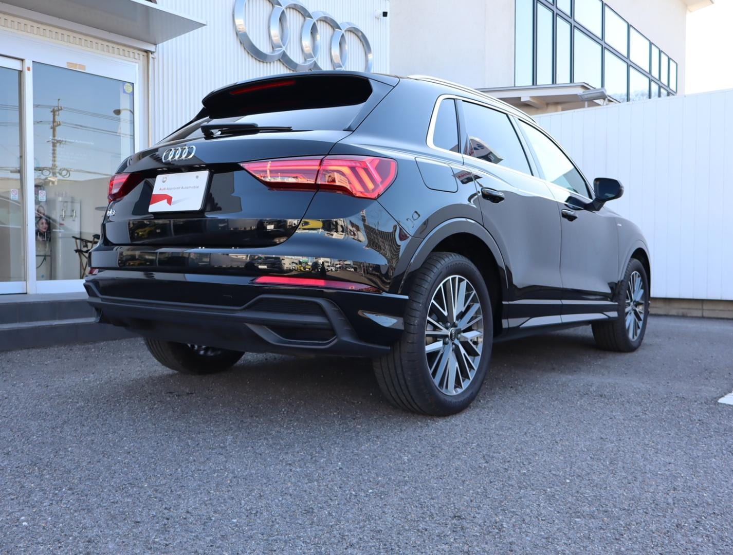 Audi Q3 35 TFSI S line 110(150) kW(PS) S tronic for more details contact your dealer