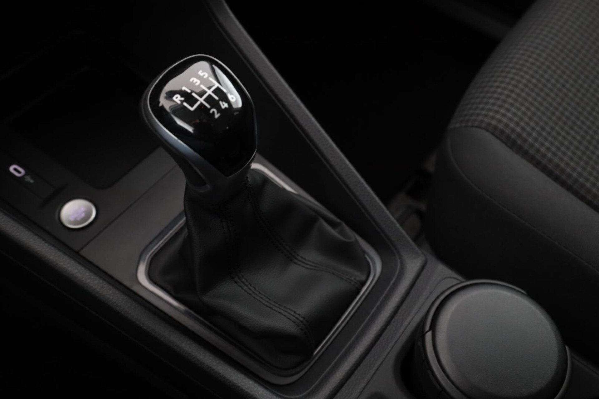 Volkswagen Caddy Basis-Modell