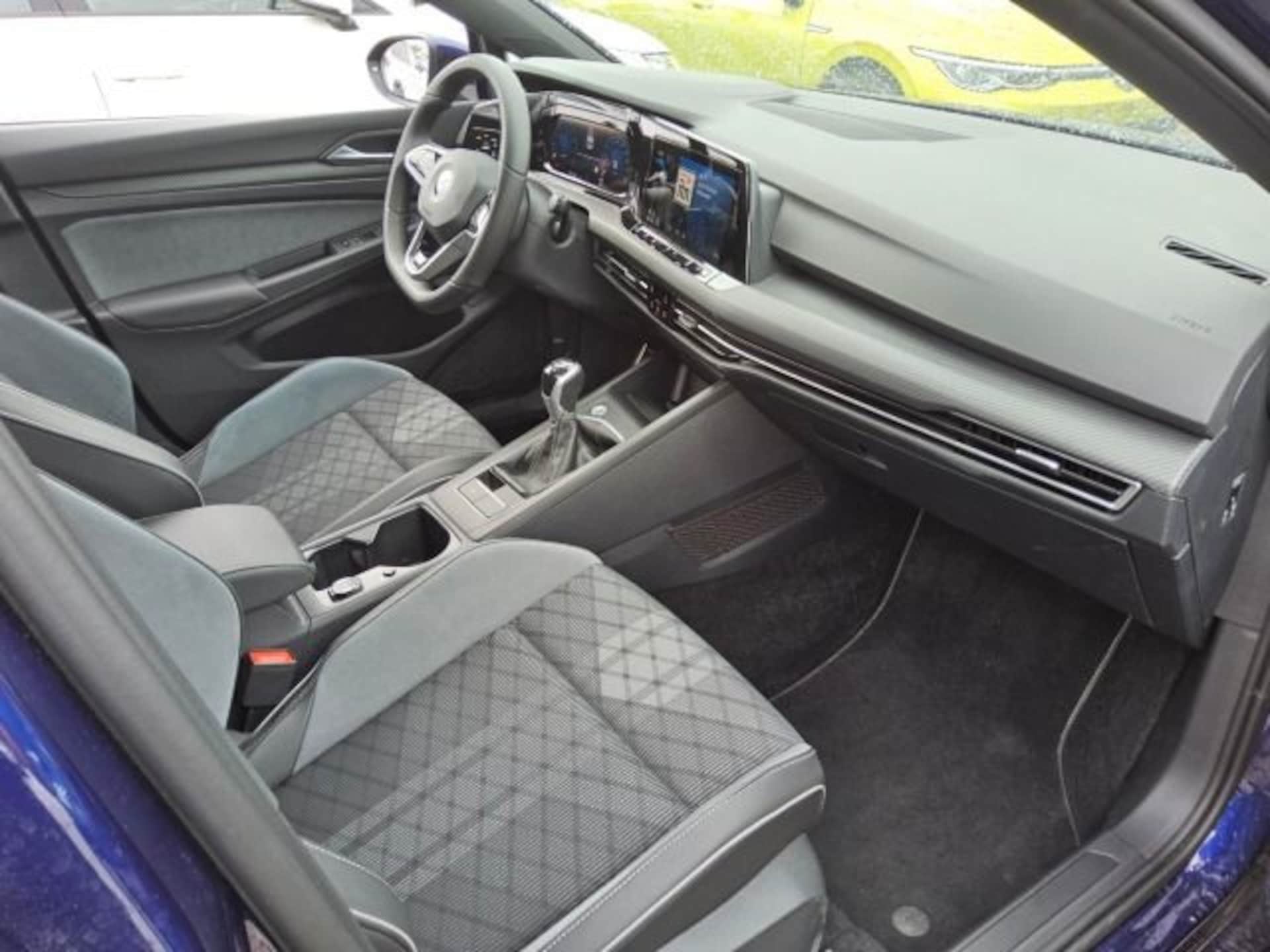 Volkswagen Golf R-Line