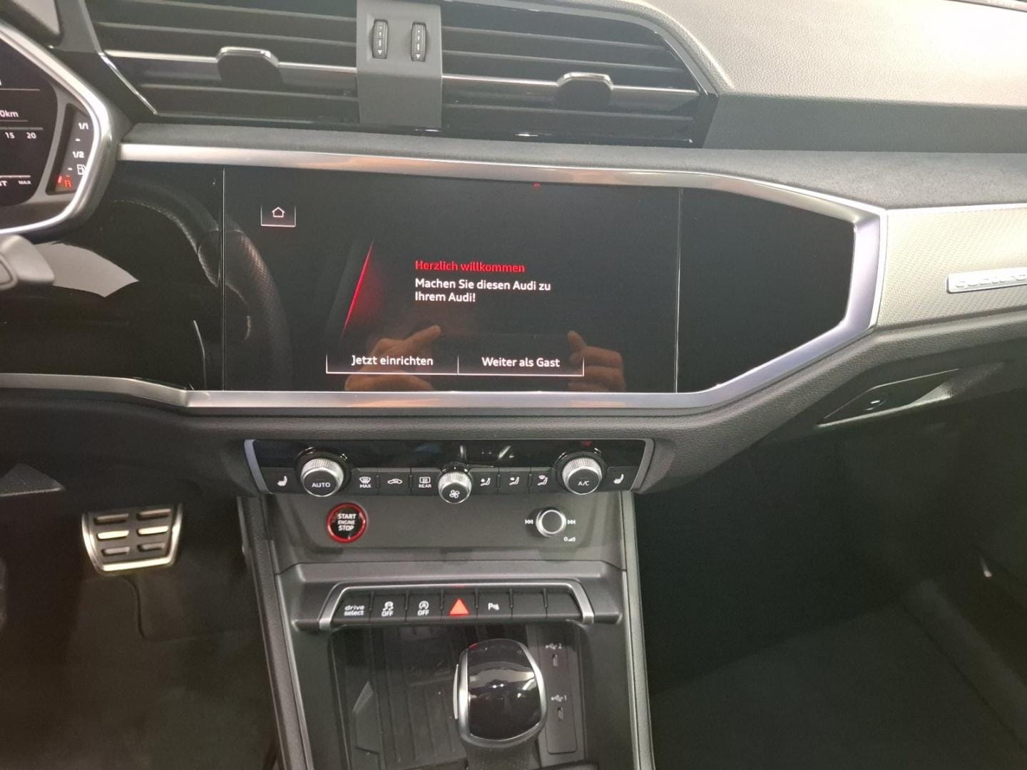 Bild über Audi RS Q3 Sportback TFSI quattro S tronic - für weitere Informationen kontaktieren Sie den Audi Partner