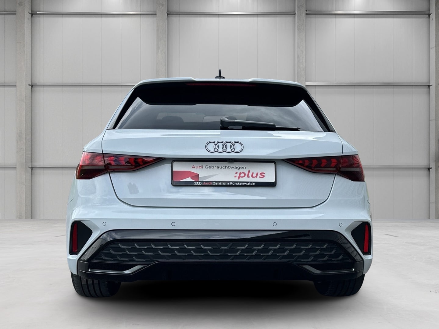 Bild über Audi A3 Sportback S line 35 TFSI S tronic - für weitere Informationen kontaktieren Sie den Audi Partner