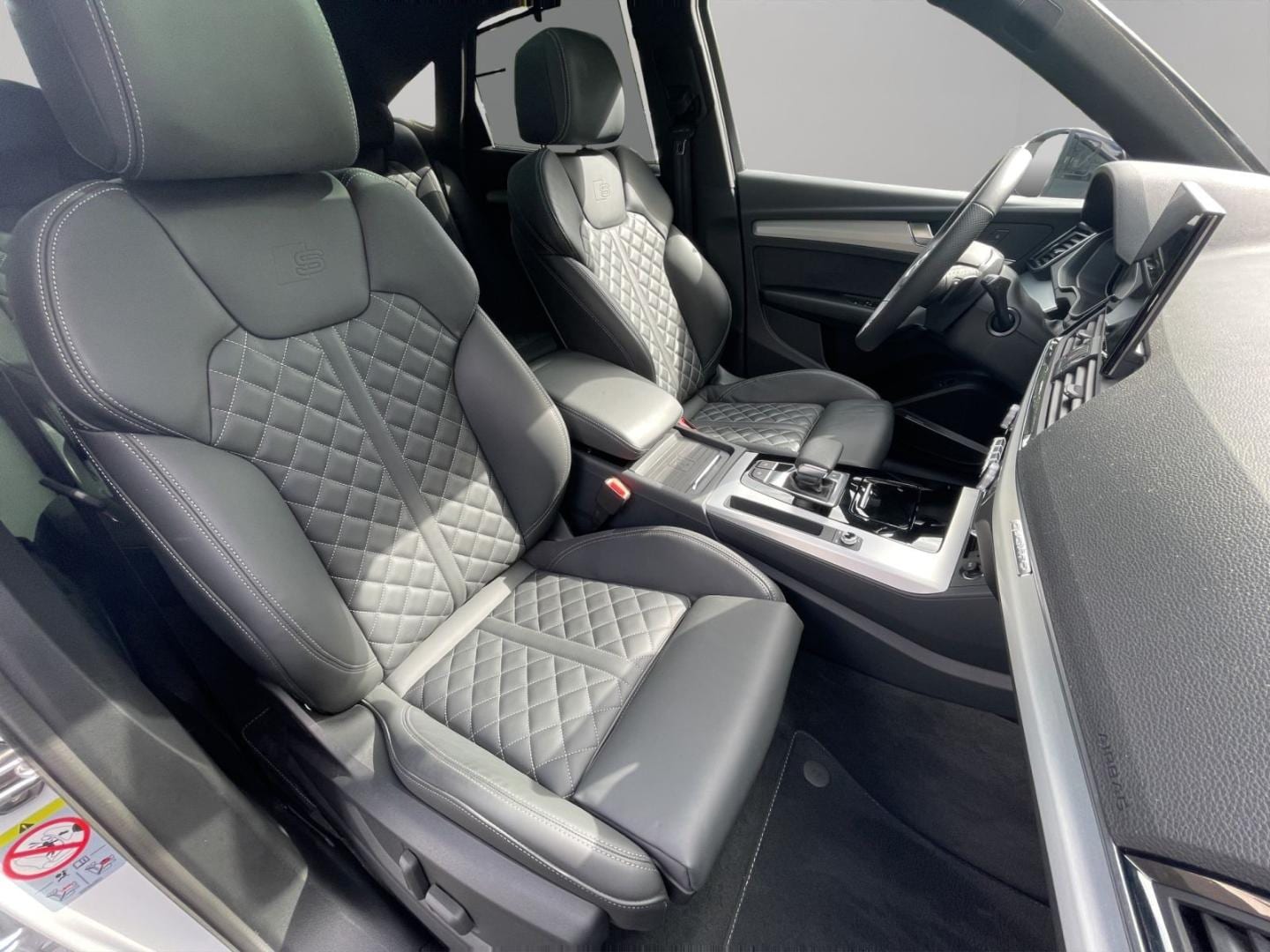 Bild über Audi Q5 Sportback 40 TDI quattro S tronic - für weitere Informationen kontaktieren Sie den Audi Partner