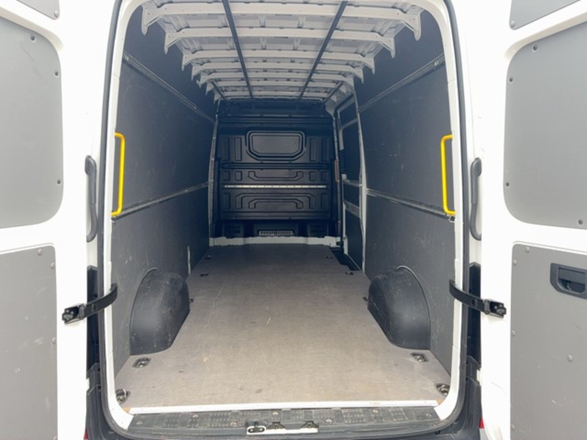 Volkswagen Crafter Kasten langer Radstand