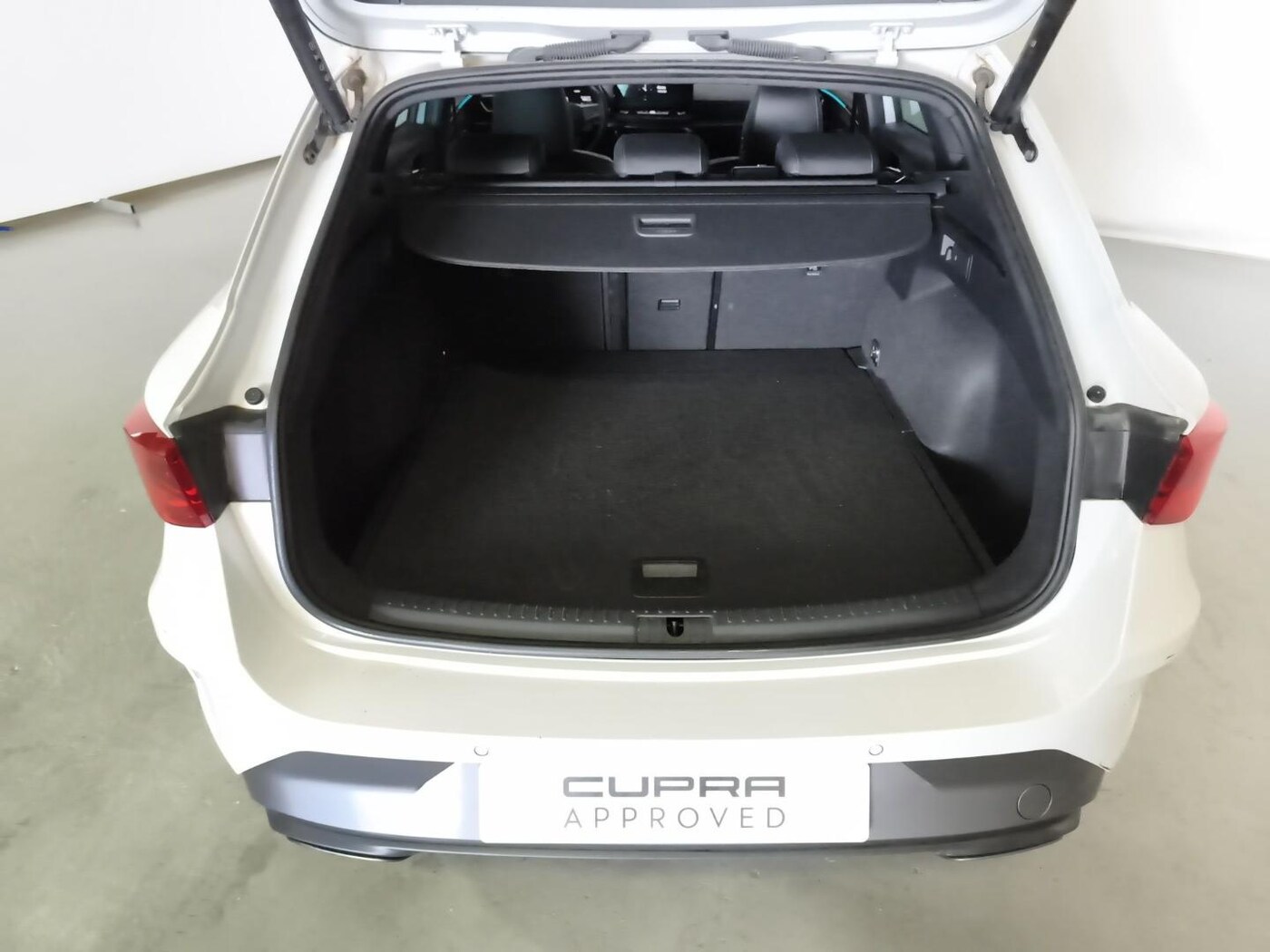 CUPRA Leon Sportstourer 1.5 eTSI DSG 110 kW (150 CV) — photo 7