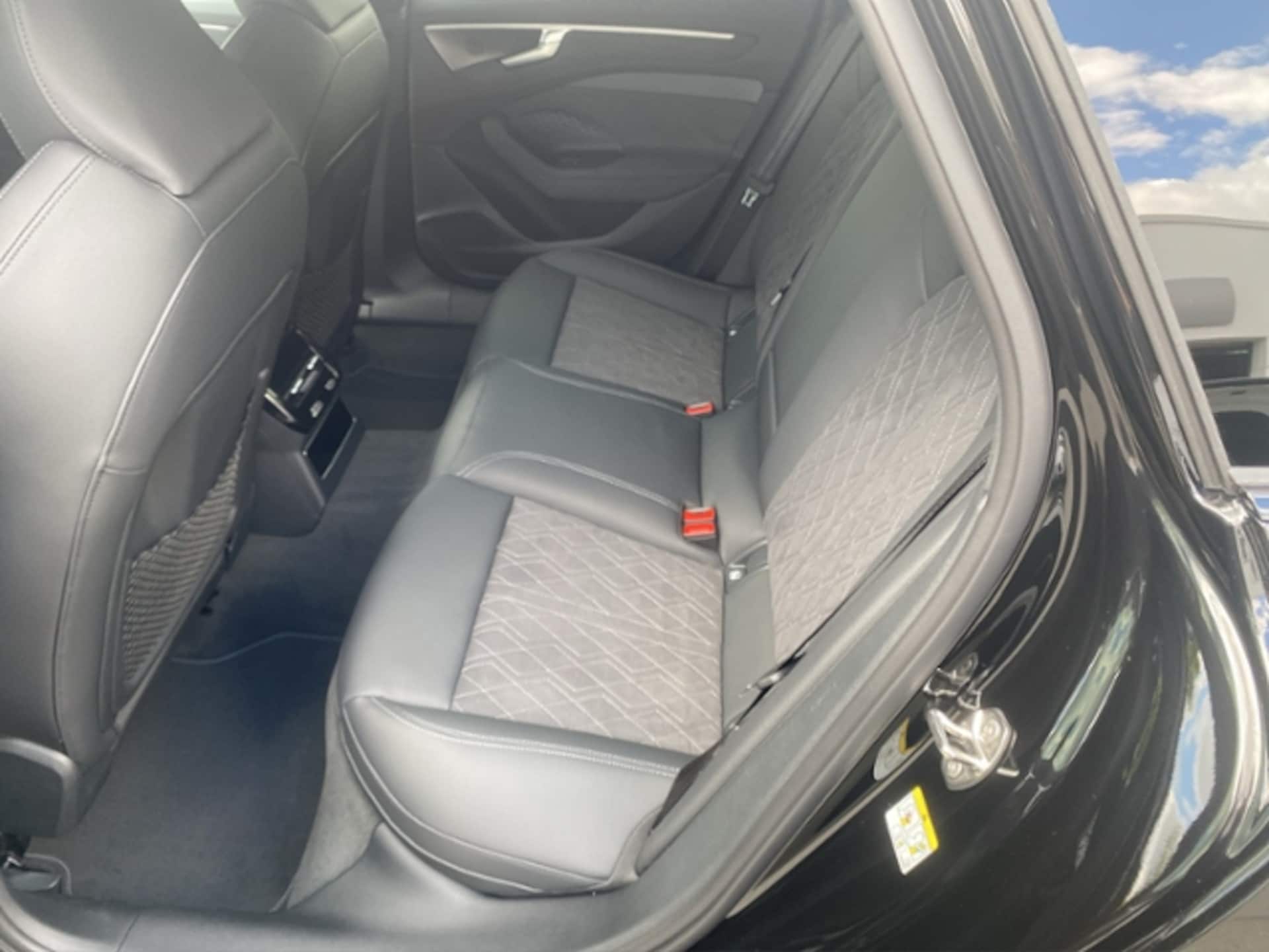 Audi A6 Avant edition one