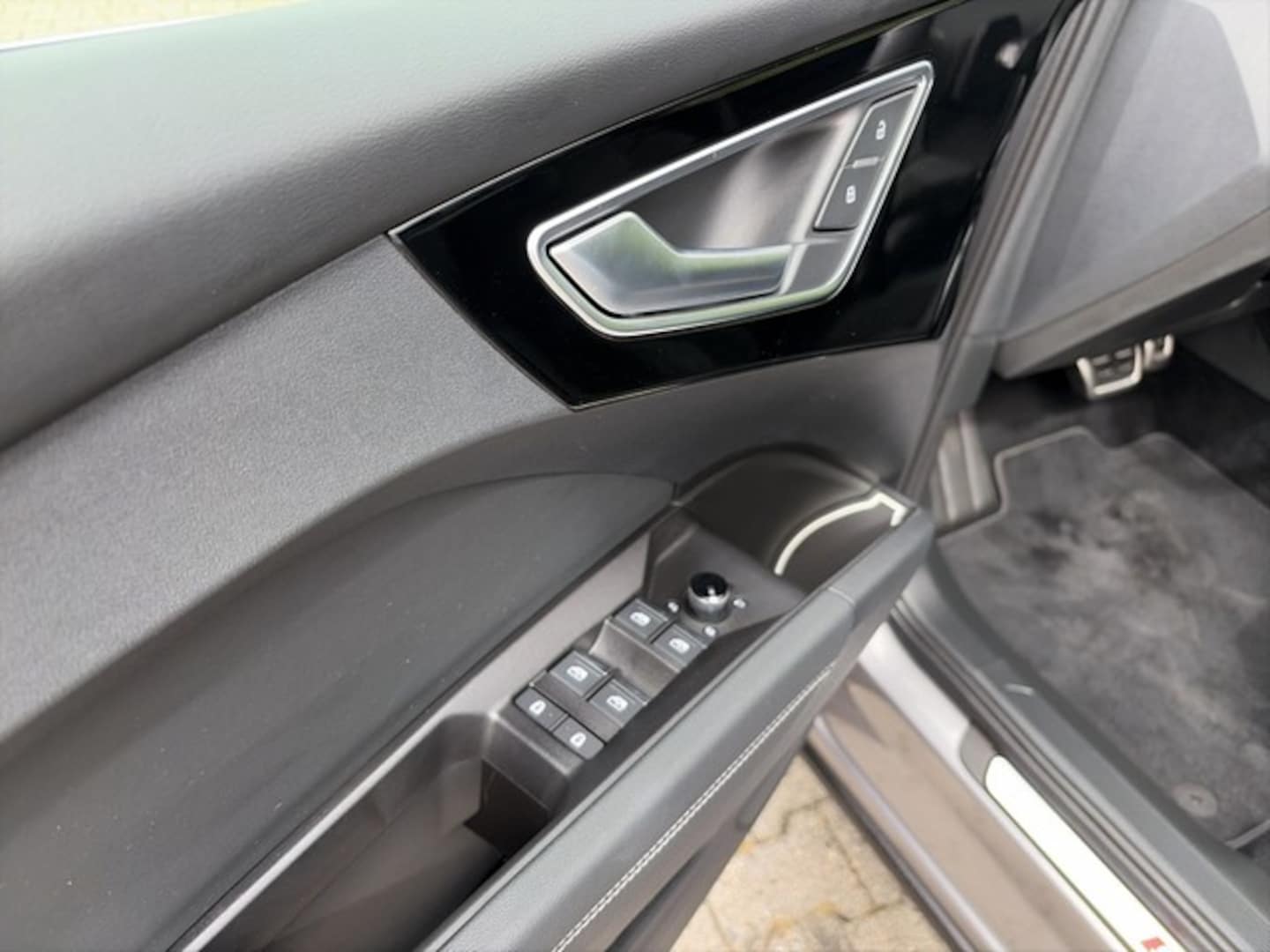 Bild über Audi Q4 Sportback e-tron 50 e-tron quattro - für weitere Informationen kontaktieren Sie den Audi Partner