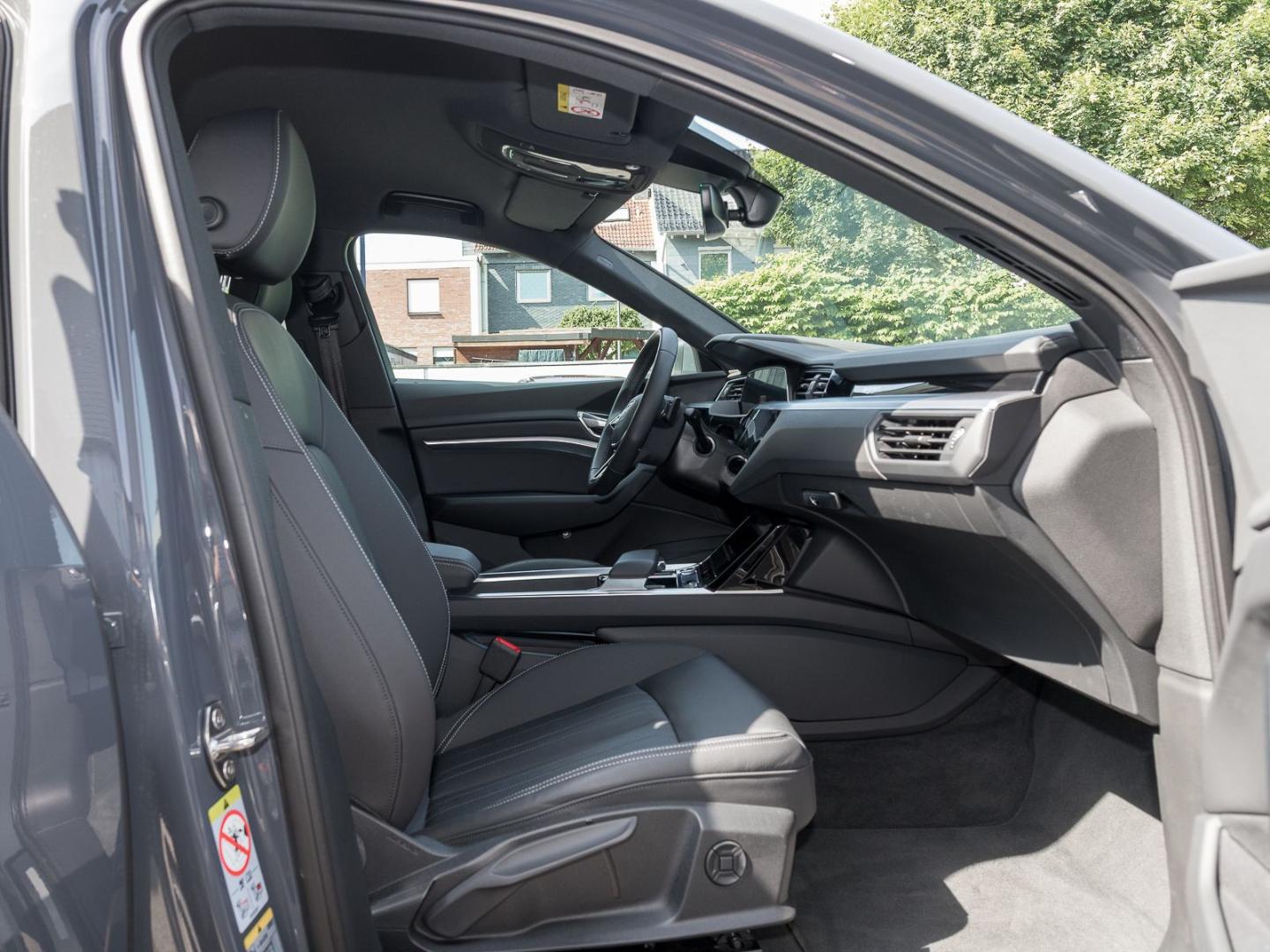 Image about Audi Q8 Sportback e-tron advanced 55 e-tron quattro