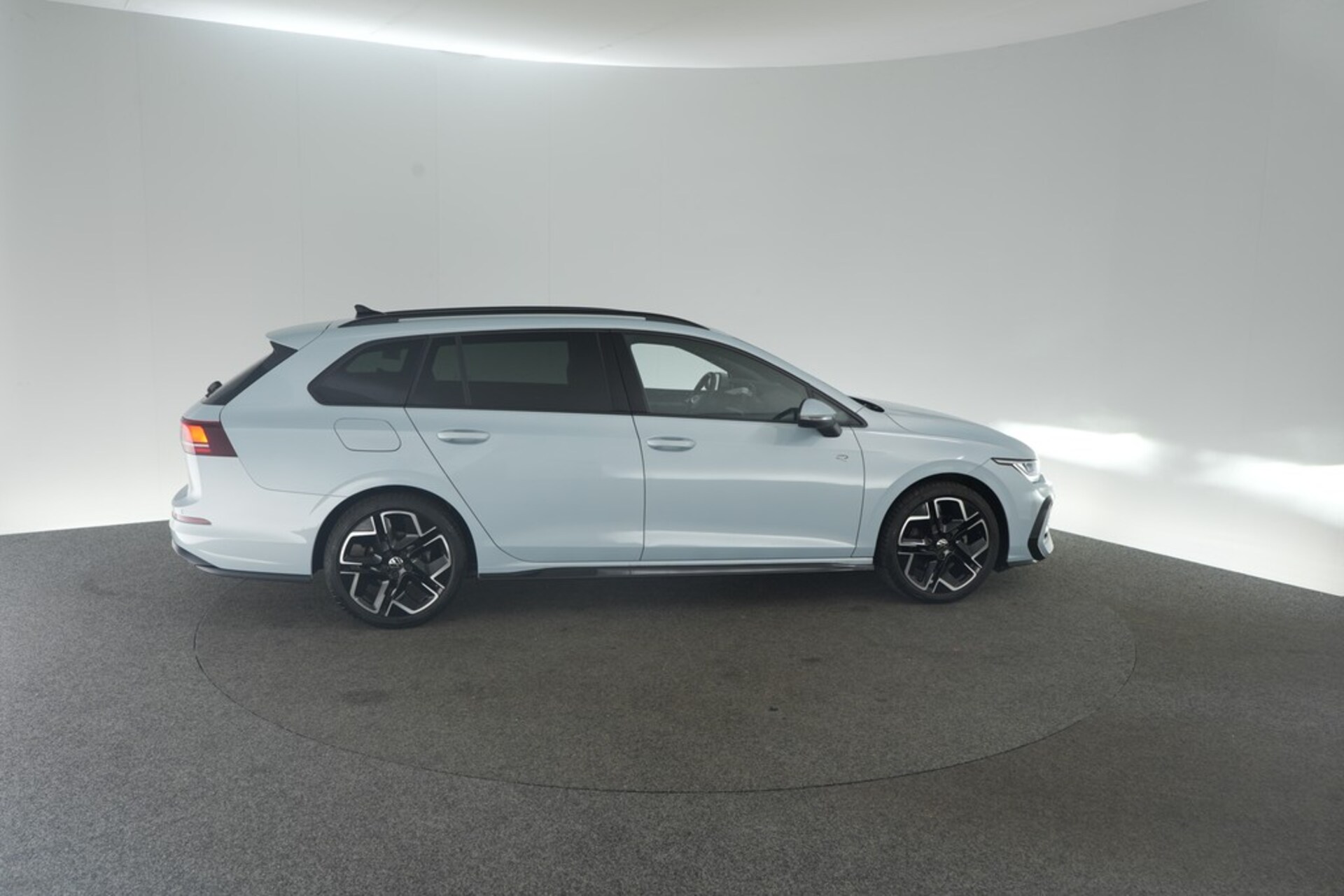 Volkswagen Golf Variant R-Line