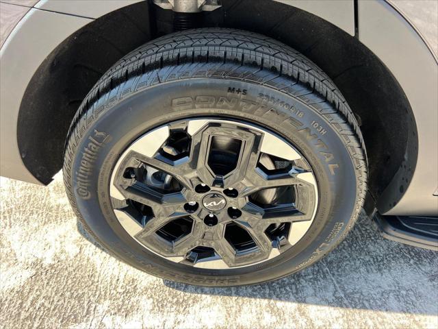 2025 Kia Sorento S - Photo 17