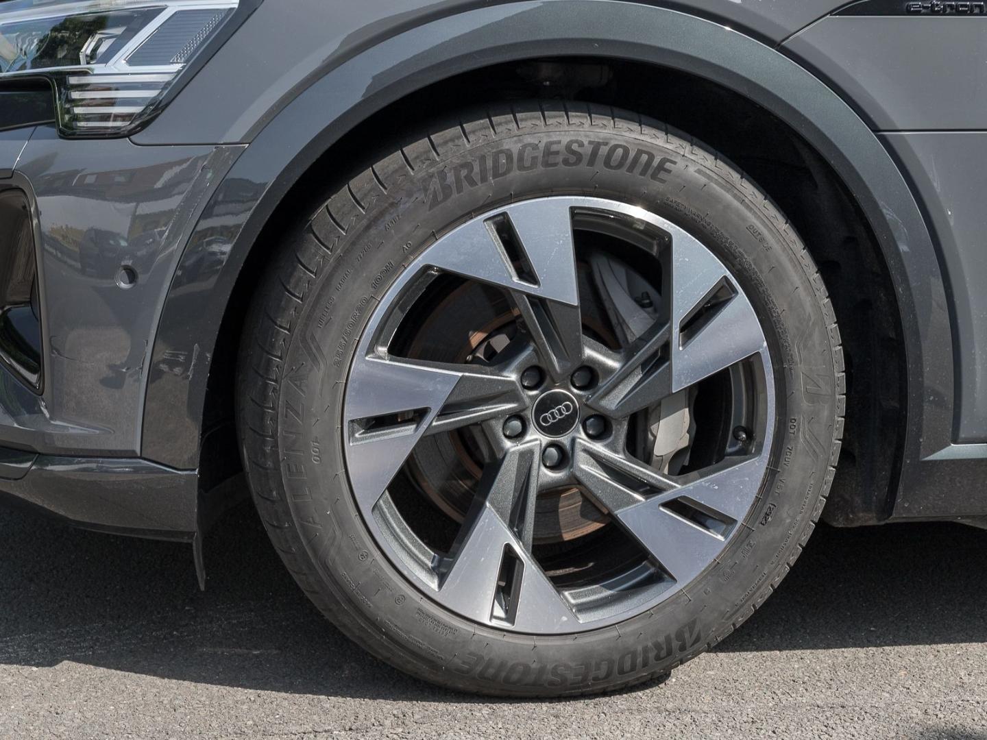 Image about Audi Q8 Sportback e-tron advanced 55 e-tron quattro