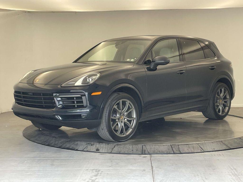 2023 Porsche Cayenne Platinum Edition's photo