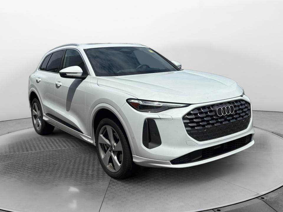 2025 Audi Q5 40 Premium Plus's photo