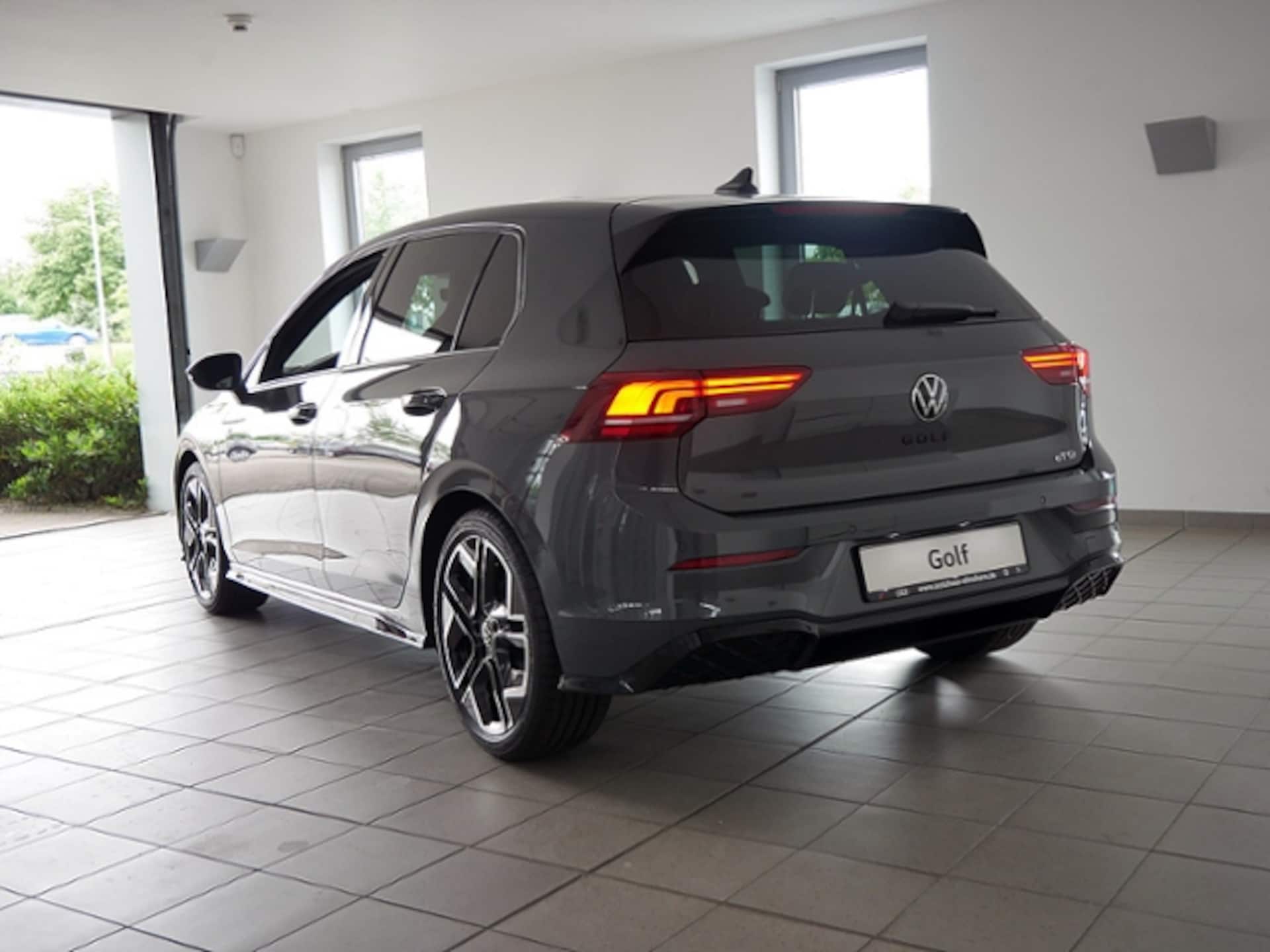 Volkswagen Golf R-Line