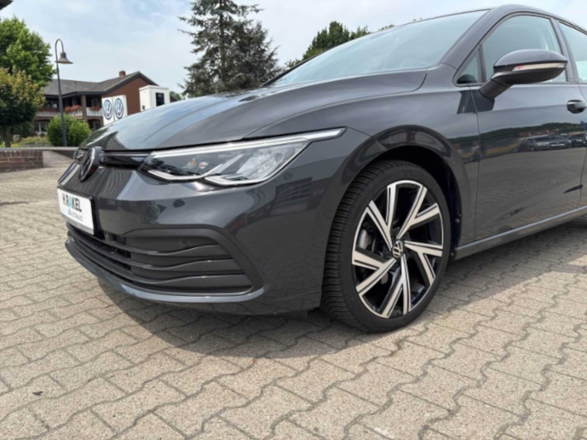 Volkswagen Golf Life