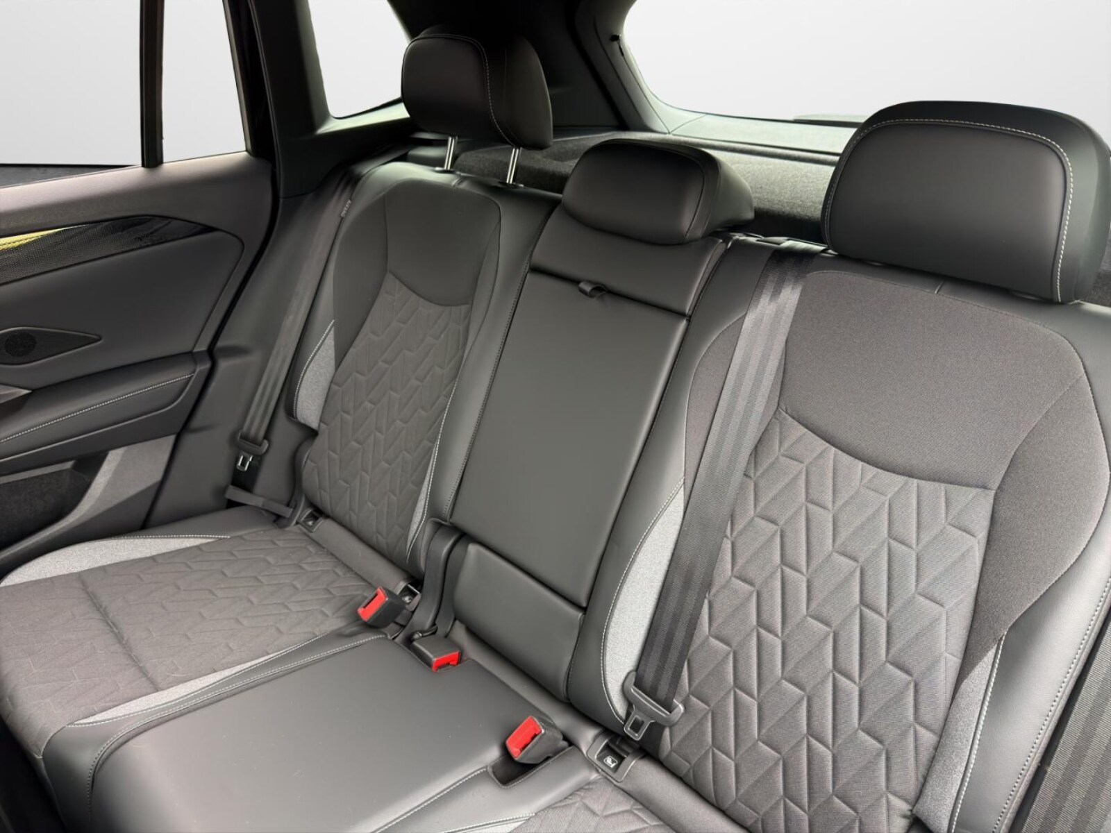 Volkswagen Tiguan – Bild 12