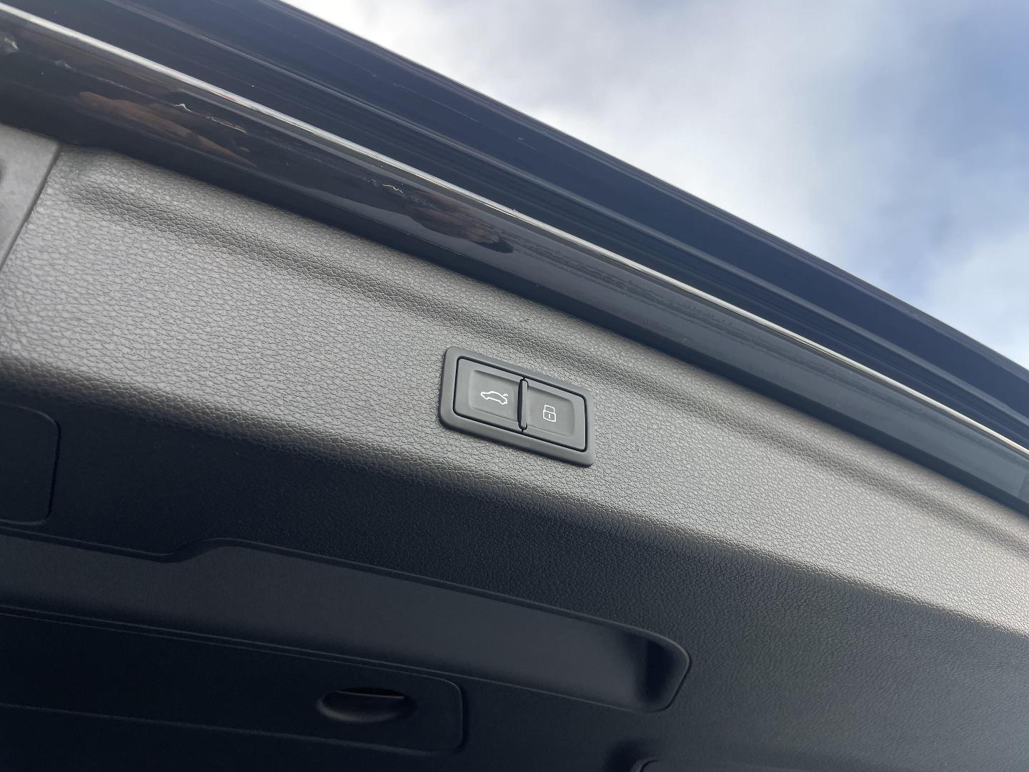 Image about Audi Q3 Design Luxe 35 TDI 110 kW (150 ch) S tronic