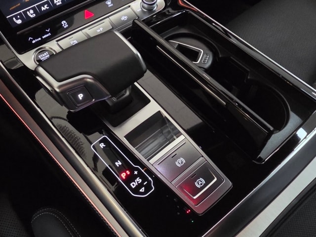 Audi Q7 55 TFSI quattro Premium 250 340 kW hp tiptronic 10