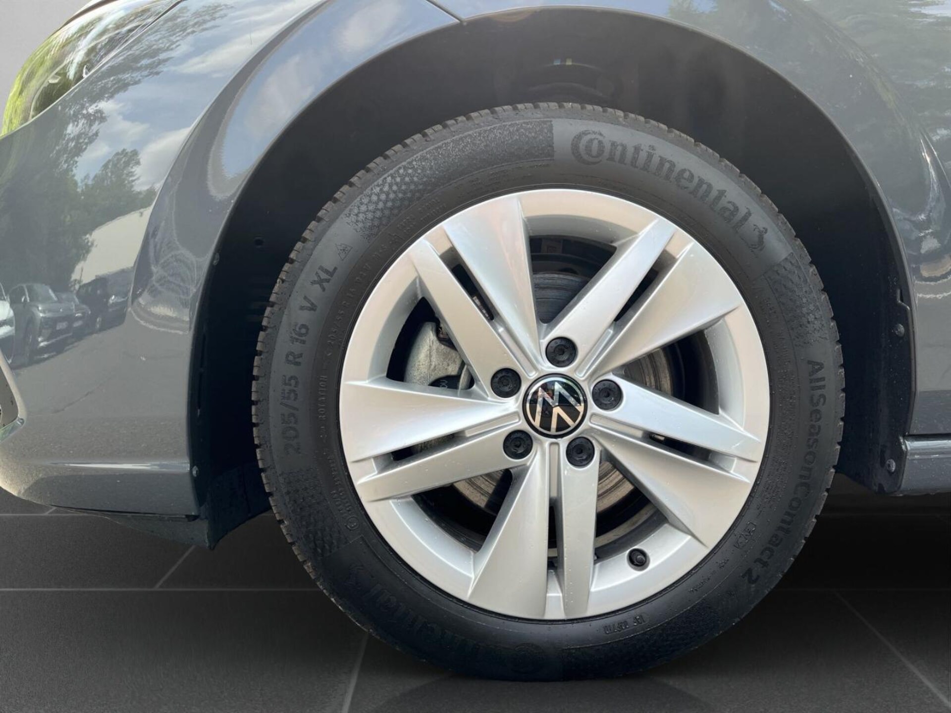 Volkswagen Golf Life