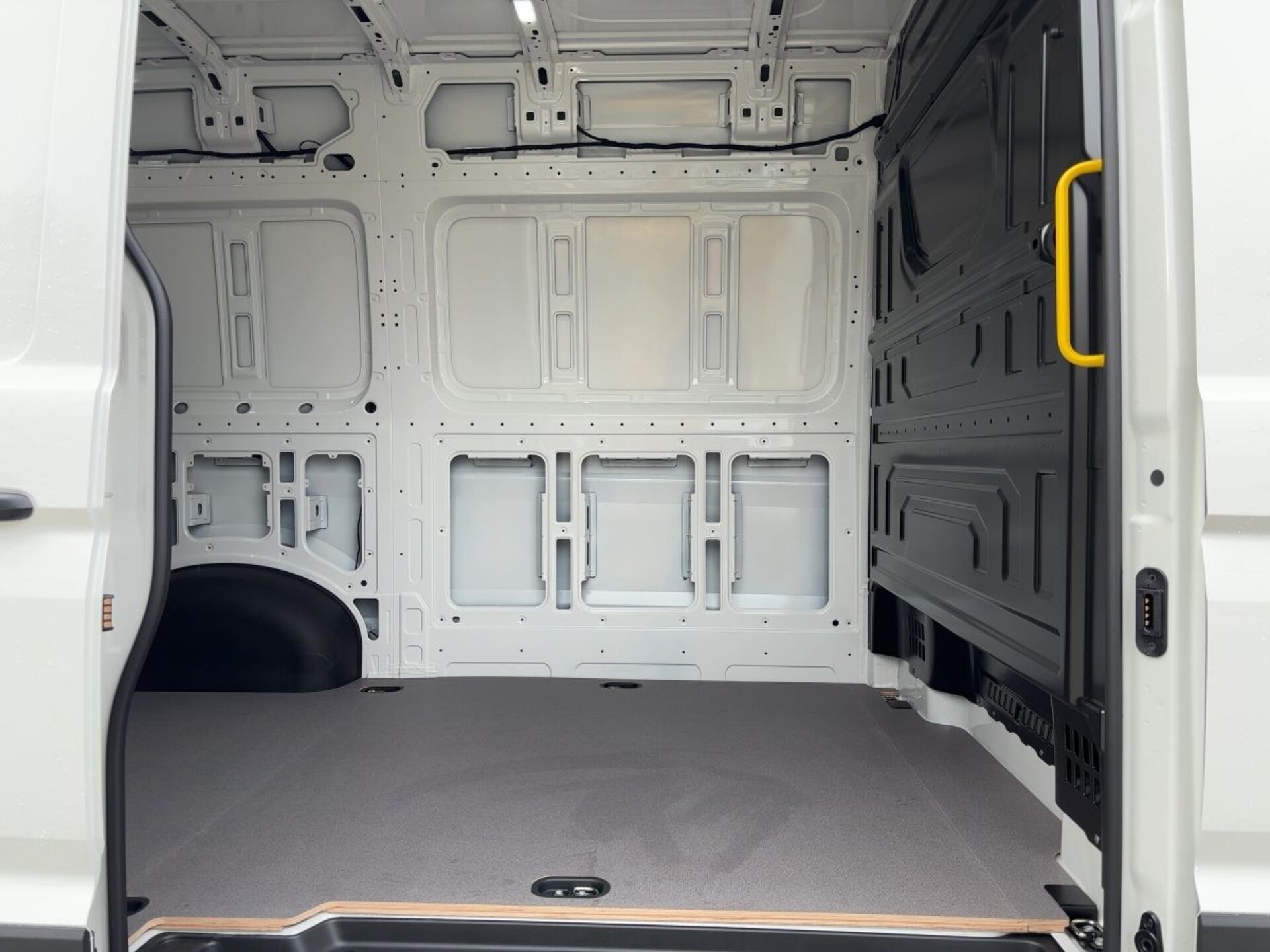 Volkswagen Crafter Kasten mittlerer Radstand