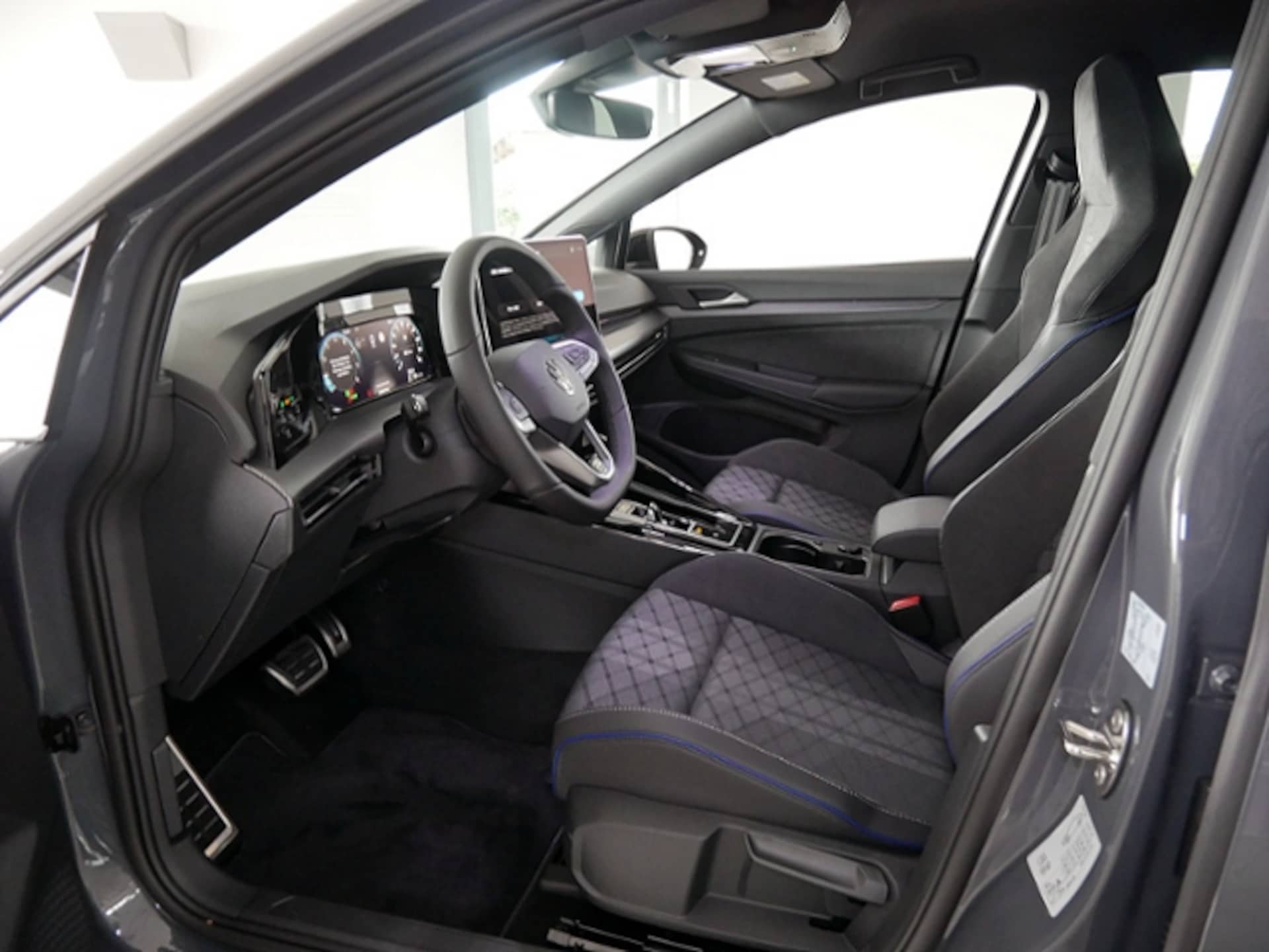 Volkswagen Golf R-Line